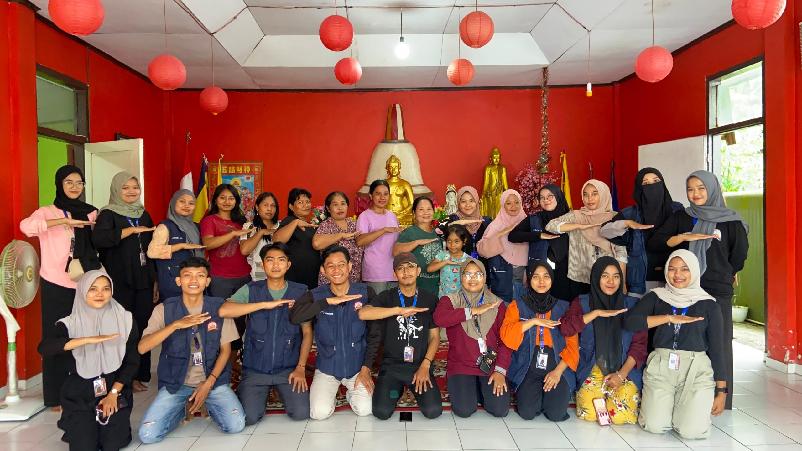 Kunjungan Mahasiswa KKN di Vihara Karuna phala Meningkatkan Pemahaman Antarbudaya